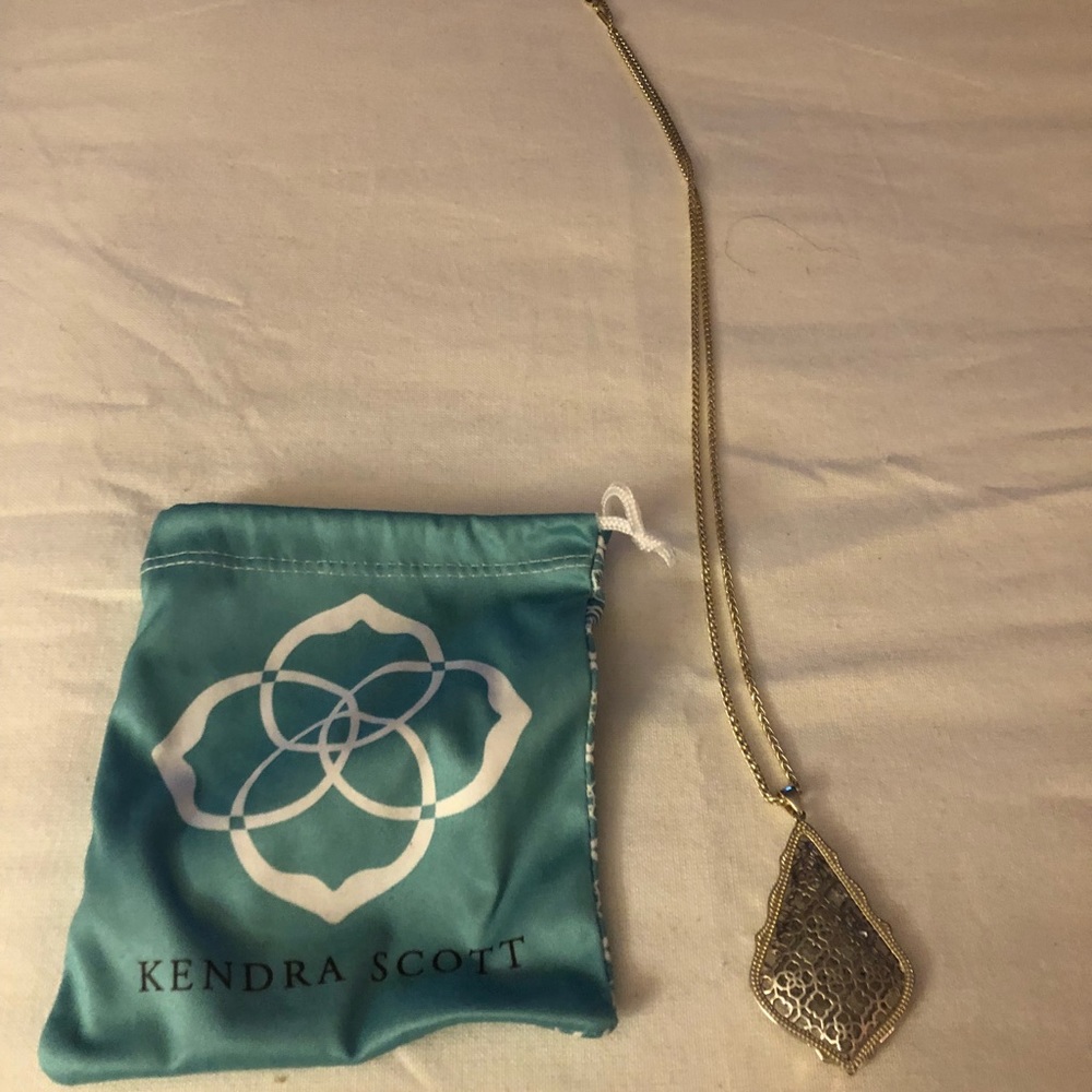 Kendra Scott Necklace